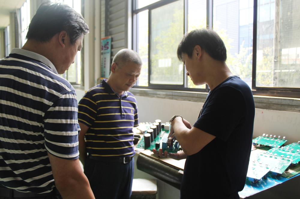 市經信委領導來我公司視察指導工作