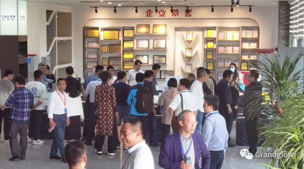 熱烈歡迎IEEE PELS武漢分會、武漢電源學(xué)會及湖北理工學(xué)院的各位領(lǐng)導(dǎo)專家們蒞臨我司參觀調(diào)研